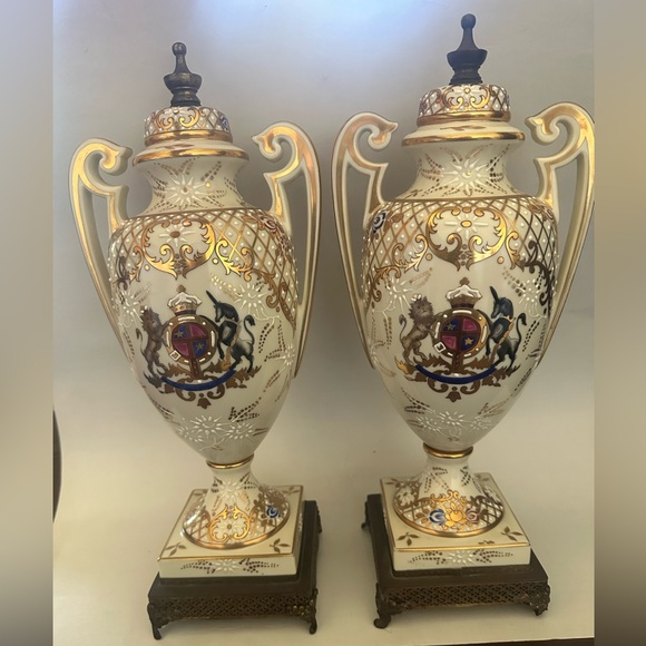 Decorative Lamp With Coat Arms